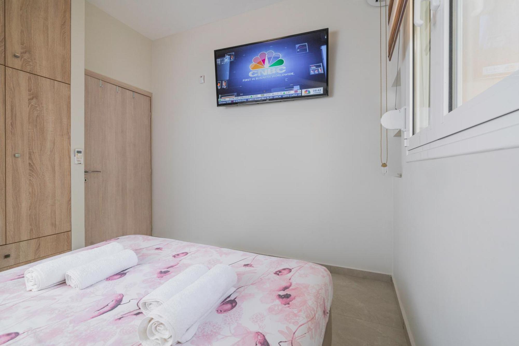 Neon Apartment, Modern, High Quality, Central Apt, Heraklion City Ngoại thất bức ảnh