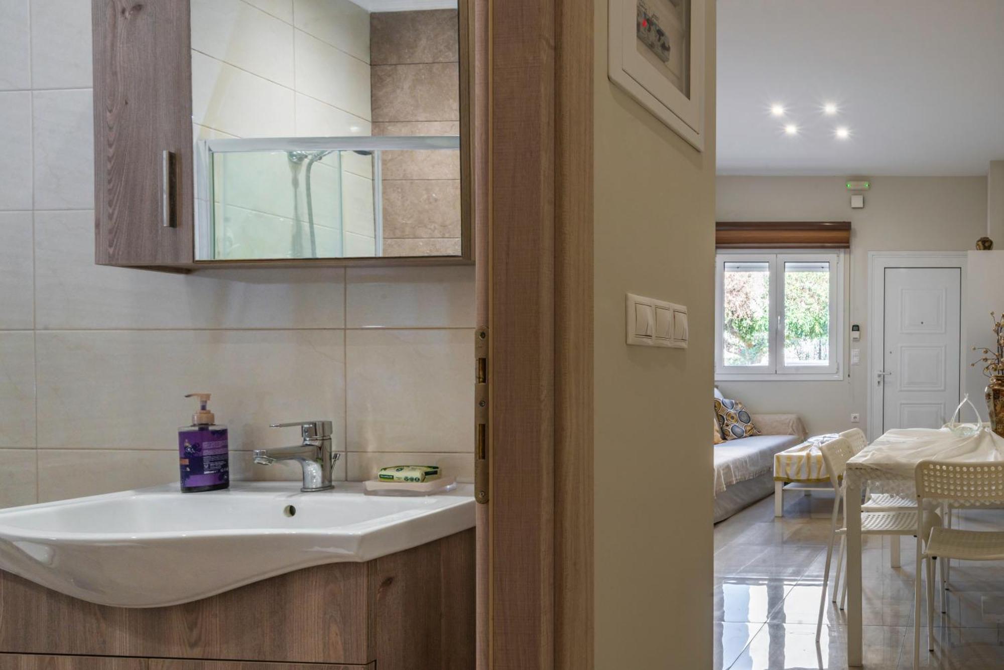 Neon Apartment, Modern, High Quality, Central Apt, Heraklion City Ngoại thất bức ảnh
